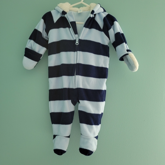 Old Navy Fleece Bunting suit - Picture 1 of 3
